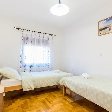 公寓 Relaxing Josip - Peaceful Area