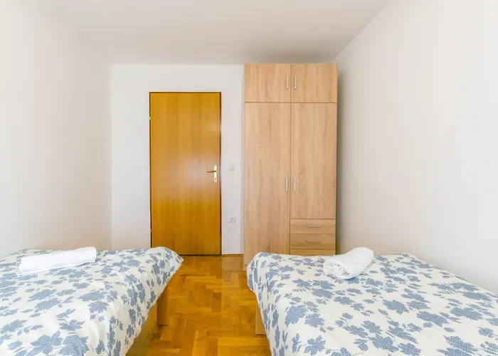 Relaxing Josip - Peaceful Area *