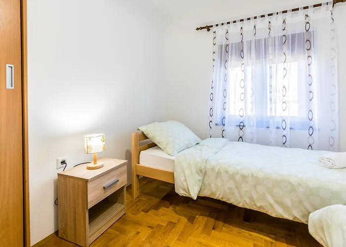 Relaxing Josip - Peaceful Area 公寓