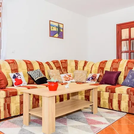 Relaxing Josip - Peaceful Area Appartement *